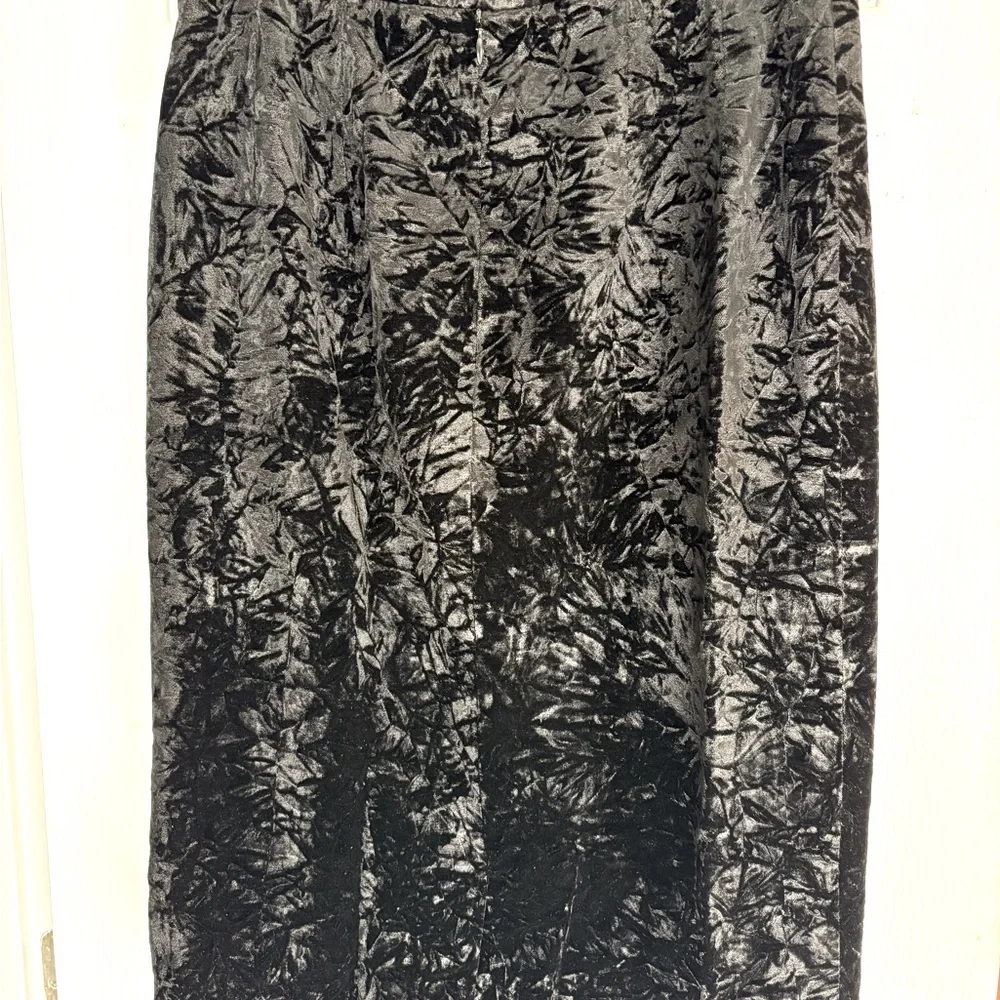 Genuine Valentino gorgeous velvet skirt - Picture 3 of 4